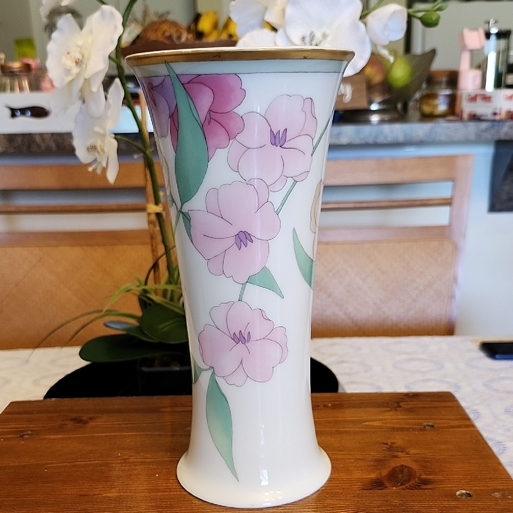 Floral Ceramic Vase by Hutschenreuther Germany/Leonard Paris